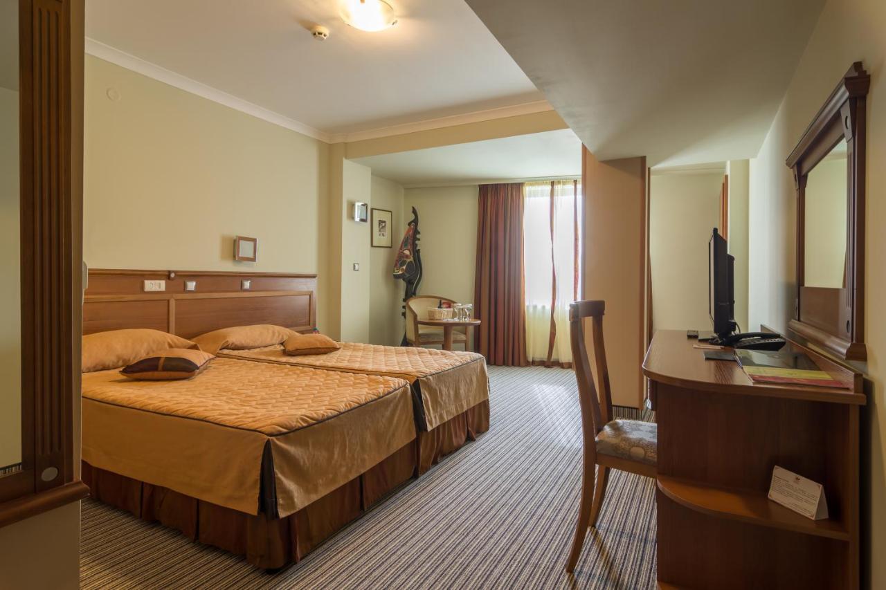 Diplomat Plaza Hotel & Resort Lukovit Exteriér fotografie